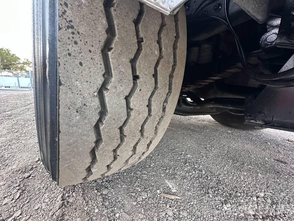 Mack MRU 613 Kolkenzuigers