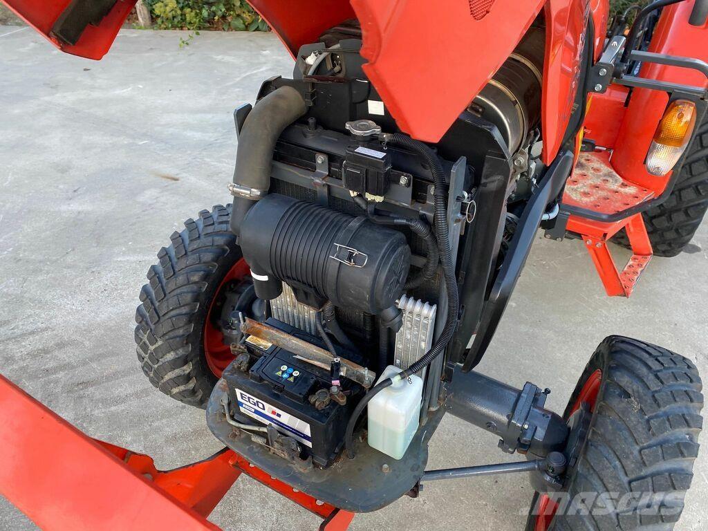 Kubota L1-382 Tractoren