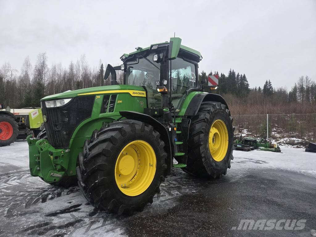 John Deere 7R 330 Tractoren