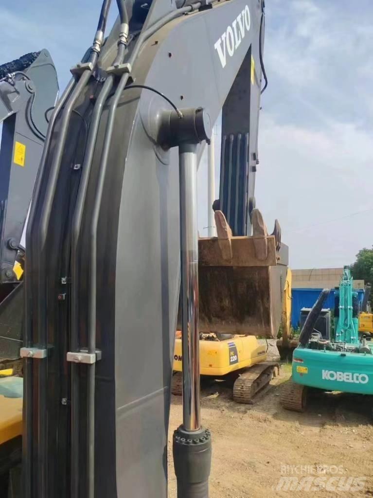 Volvo EC 240 Rupsgraafmachines