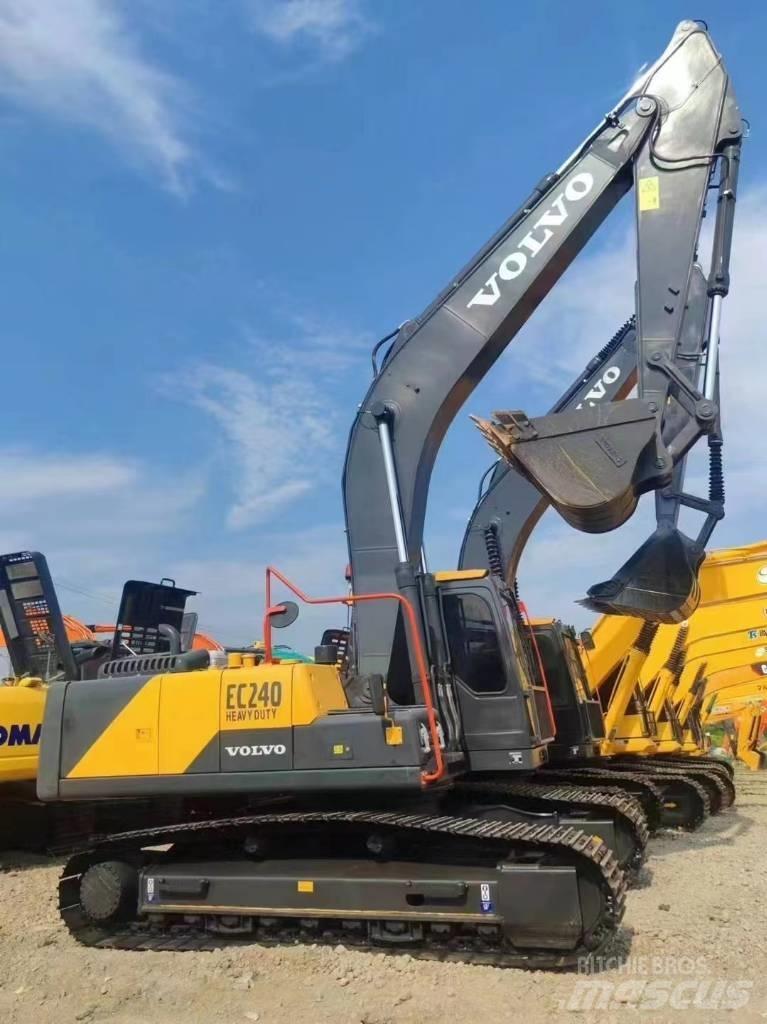 Volvo EC 240 Rupsgraafmachines