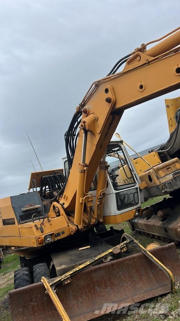 Liebherr A 922 Rupsbanden, kettingen en onderstel