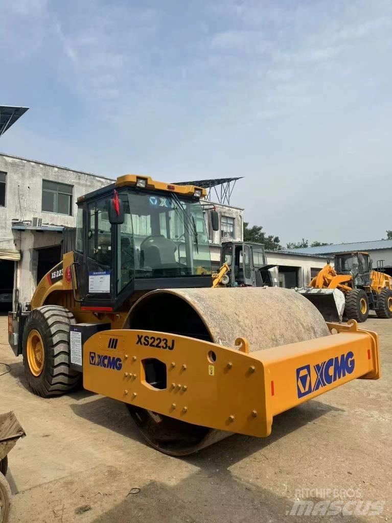 XCMG XS 223 J Trilrolwalsen