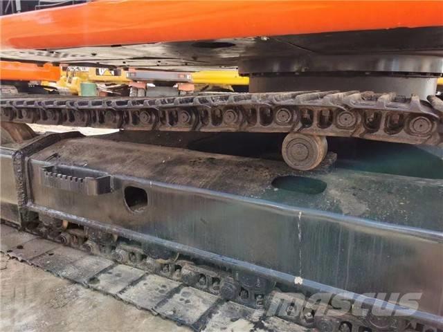 Hitachi EX 120 Rupsgraafmachines