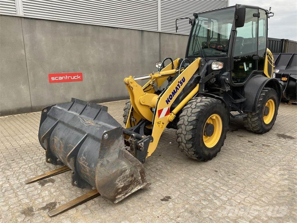 Komatsu WA80M-8EO Knik- en schrankladers