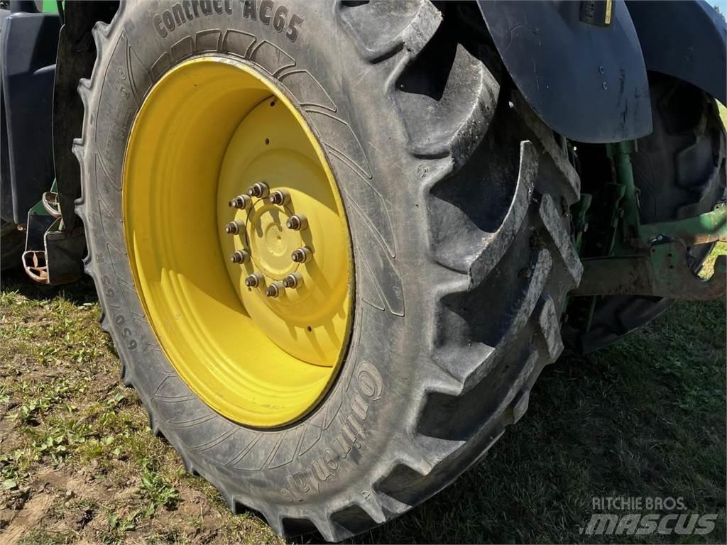 John Deere 6210R Tractoren