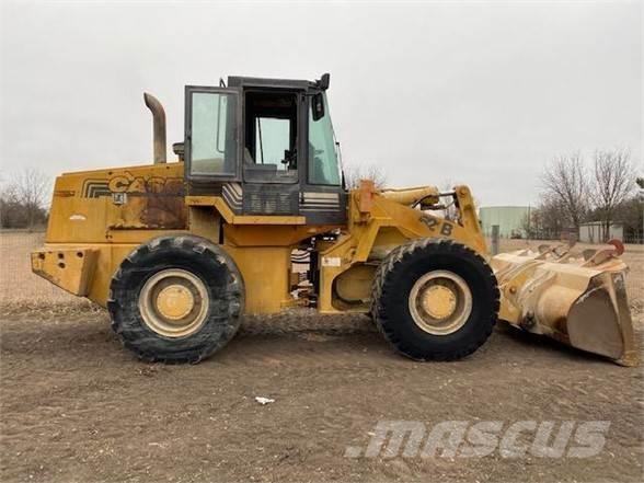 CASE 621B Wielladers