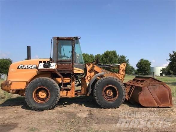 CASE 621D Wielladers