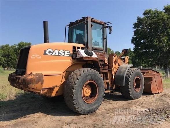 CASE 621D Wielladers