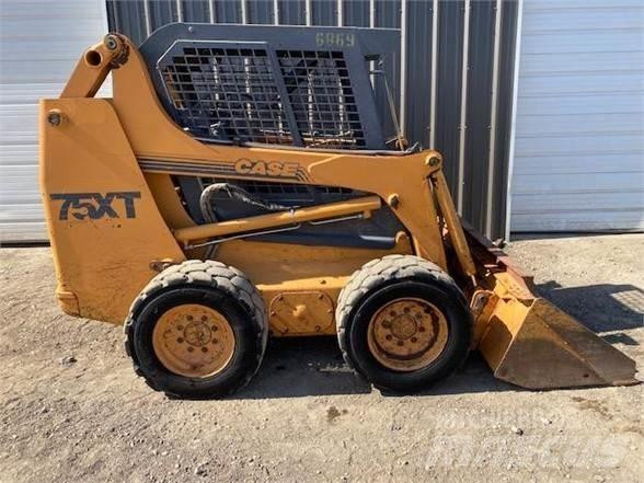 CASE 75XT Schrankladers
