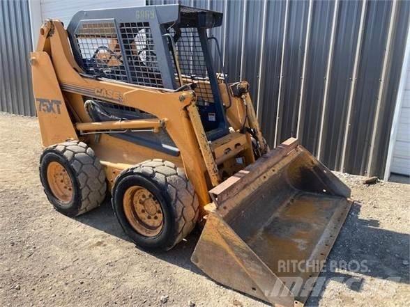 CASE 75XT Schrankladers