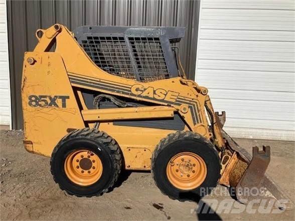 CASE 85XT Schrankladers