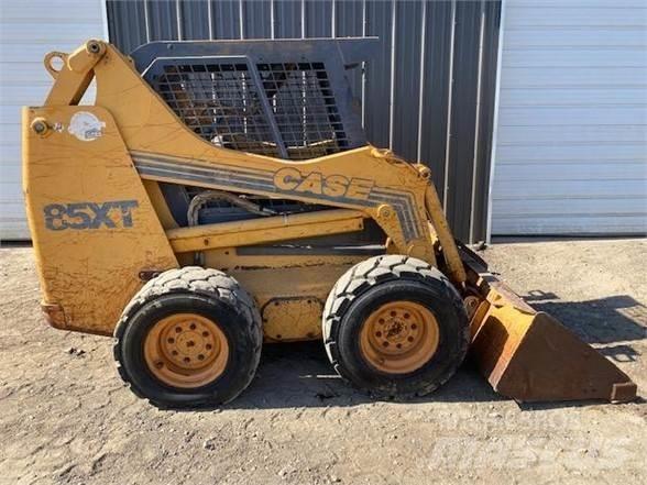 CASE 85XT Schrankladers
