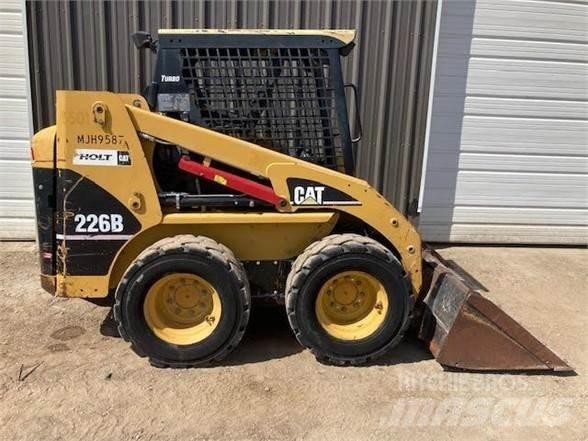 CAT 226B Schrankladers