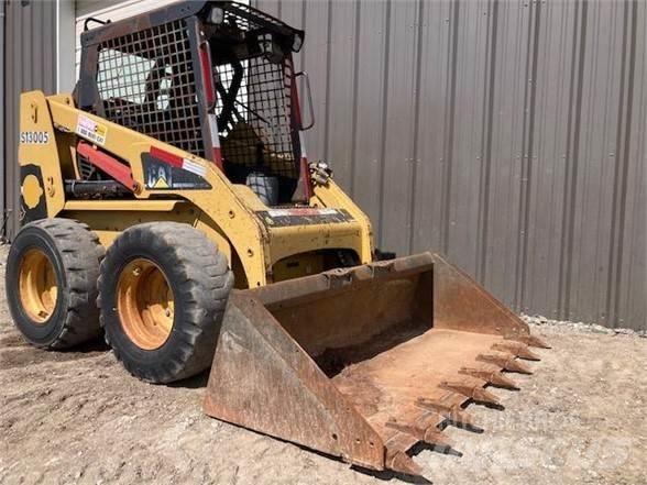 CAT 228 Schrankladers