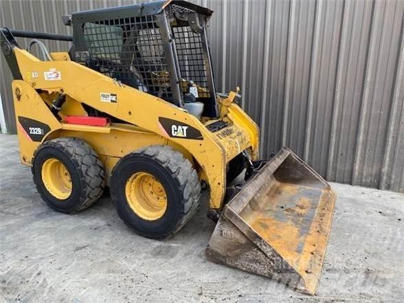 CAT 232B2 Schrankladers