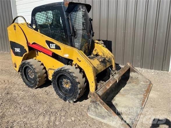 CAT 256C Schrankladers