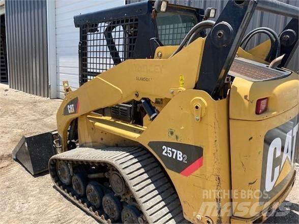CAT 257B2 Schrankladers