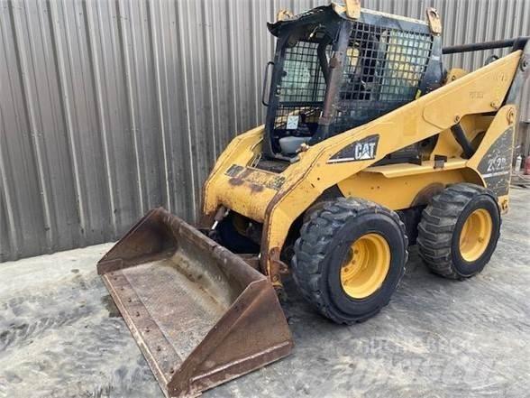 CAT 262B Schrankladers