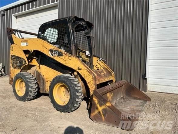 CAT 272C Schrankladers