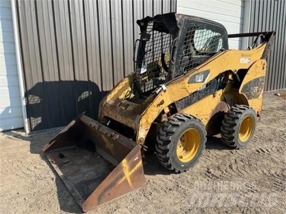 CAT 272C Schrankladers