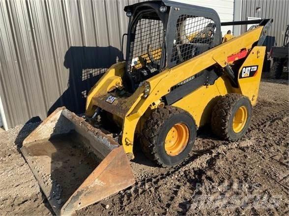 CAT 272D Schrankladers