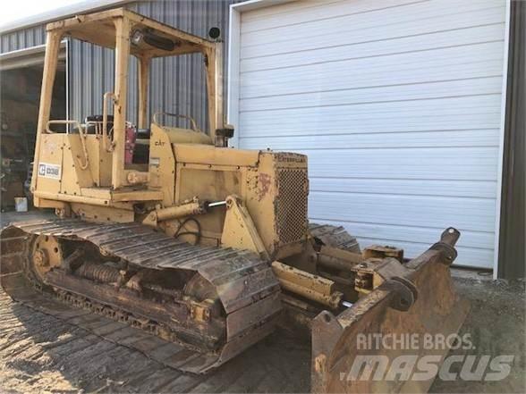 CAT D3B Rupsdozers