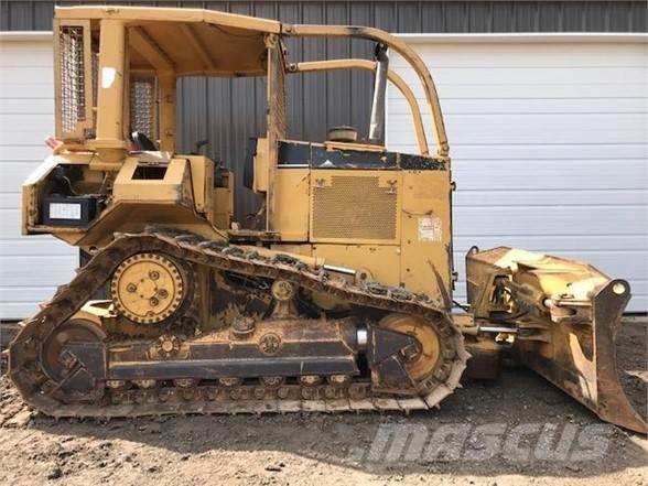 CAT D5M XL Rupsdozers