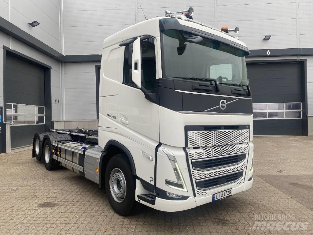 Volvo FH 540 Vrachtwagen met containersysteem