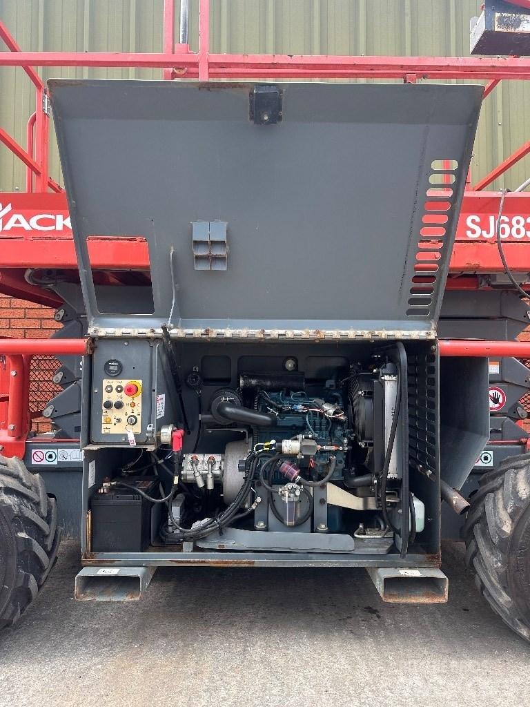 SkyJack SJ 6832 RT Schaarhoogwerkers