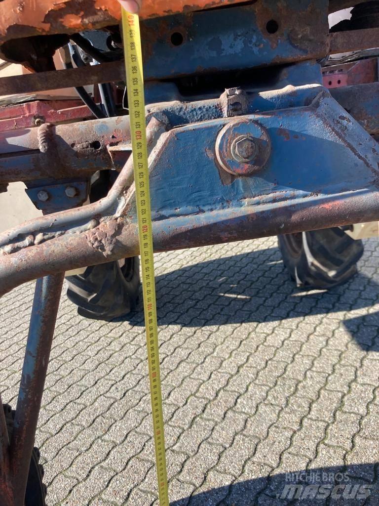 Universal 640V Tractoren