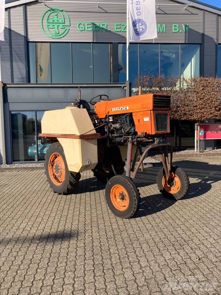 Universal 640V Tractoren
