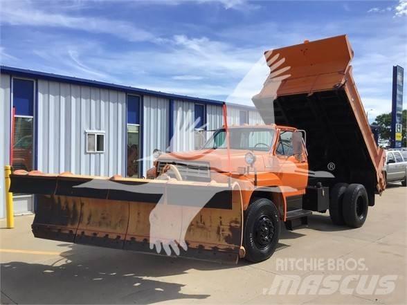 Ford F800 Zand- en zoutstrooimachines