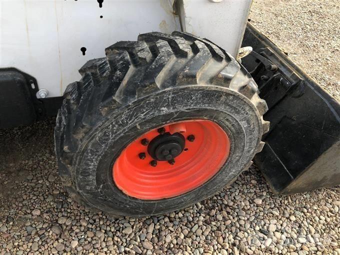 Bobcat S 300 Schrankladers