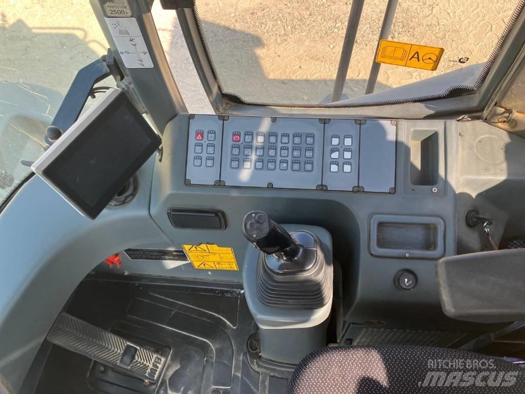 Liebherr L 566 Wielladers