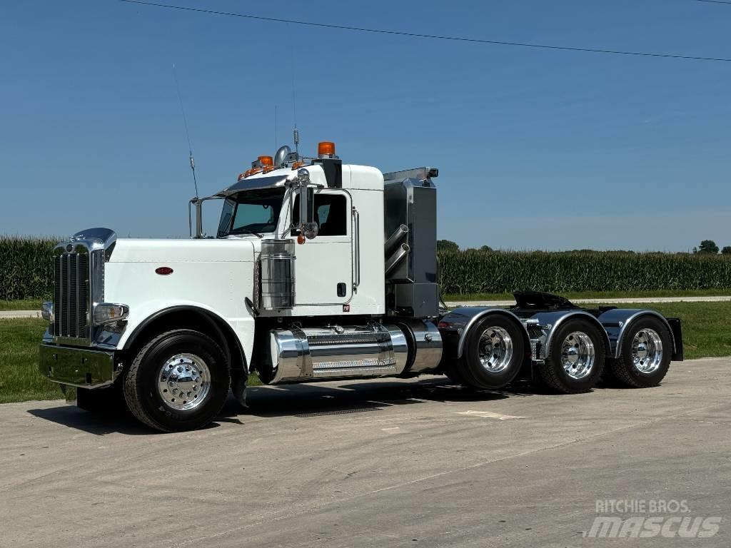 Peterbilt 389 Trekkers
