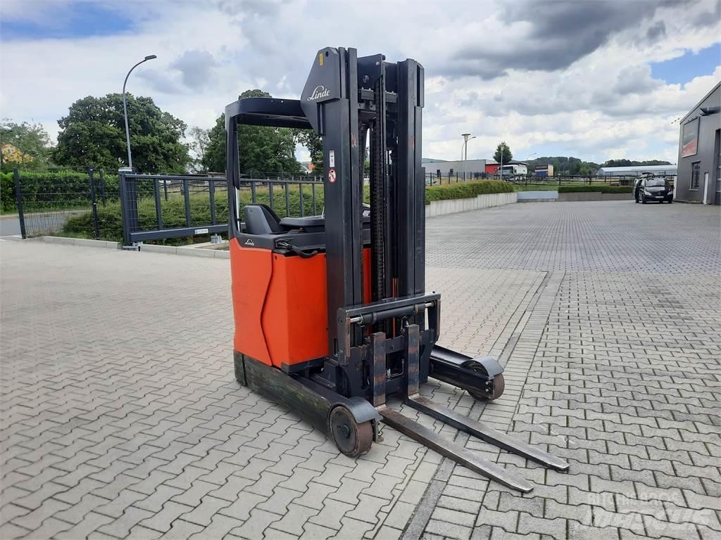 Linde R14 Reachtruck voor hoog niveau