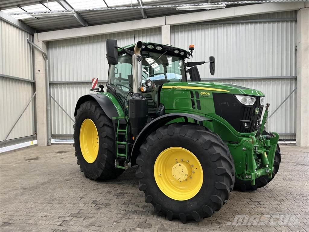 John Deere 6250R Tractoren