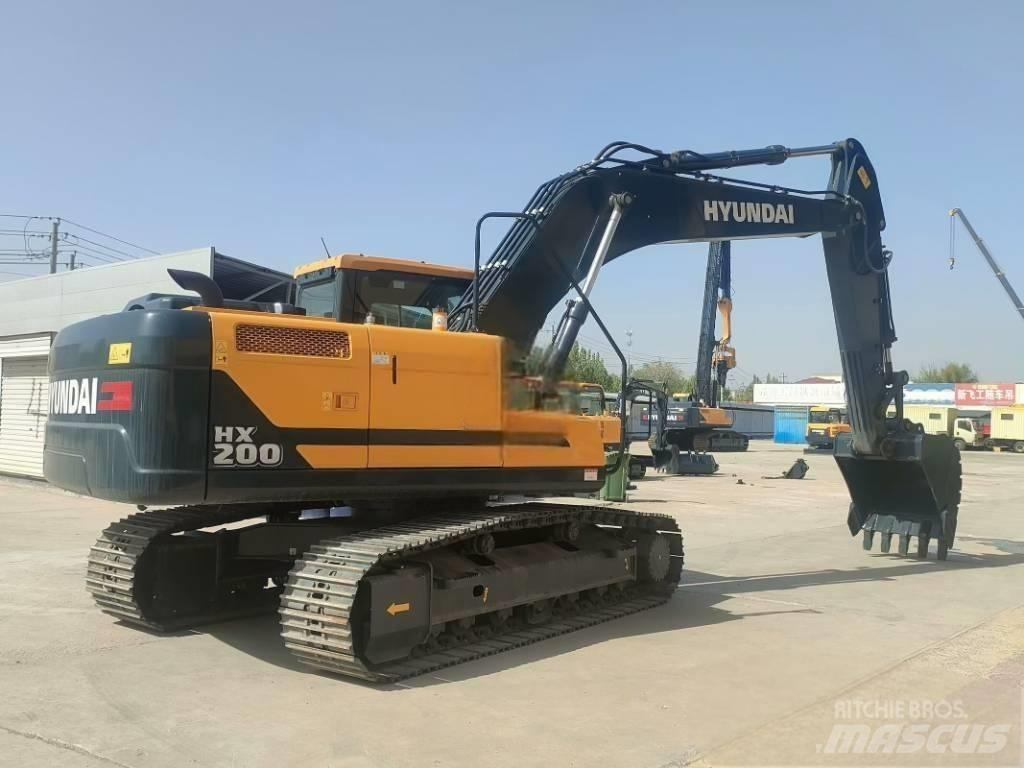 Hyundai HX 200 Rupsgraafmachines