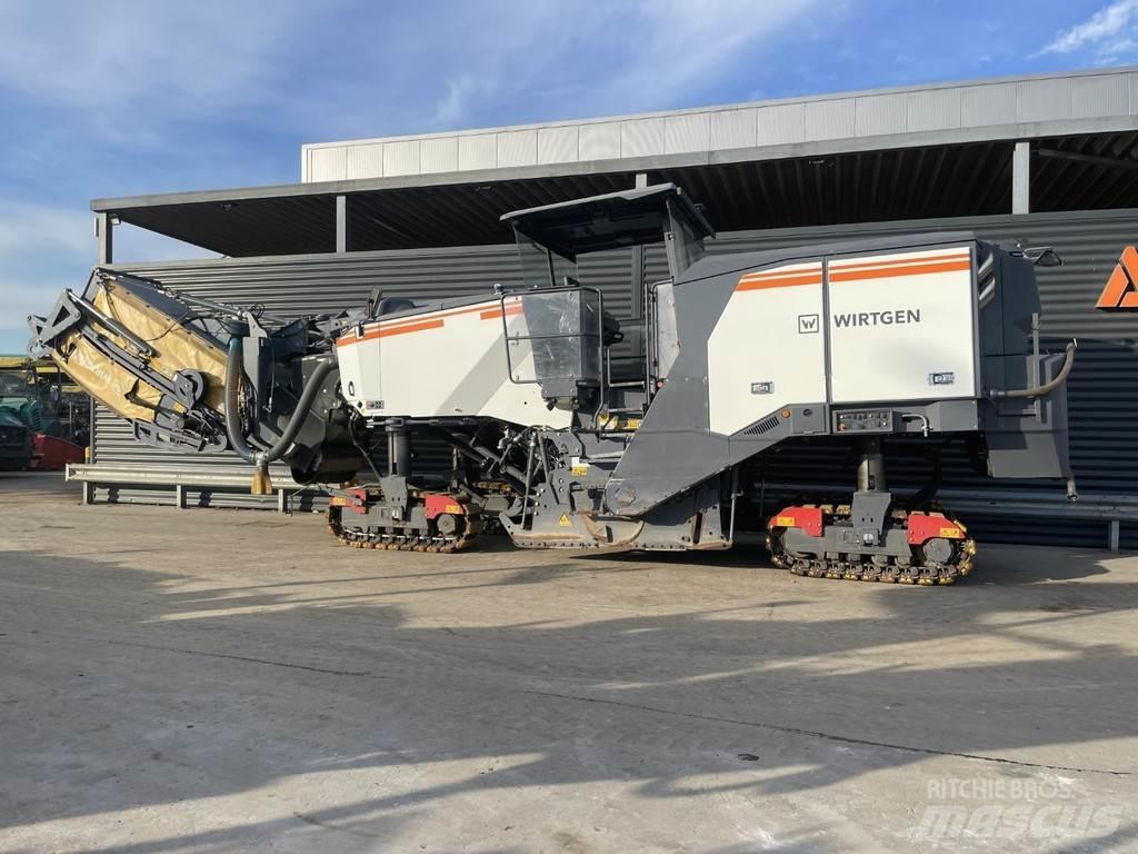 Wirtgen W 220 FI Asfaltfrezen