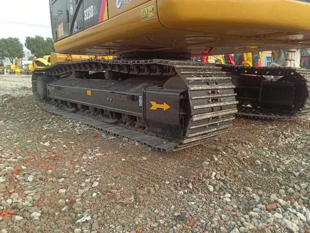 CAT 323 D Rupsgraafmachines