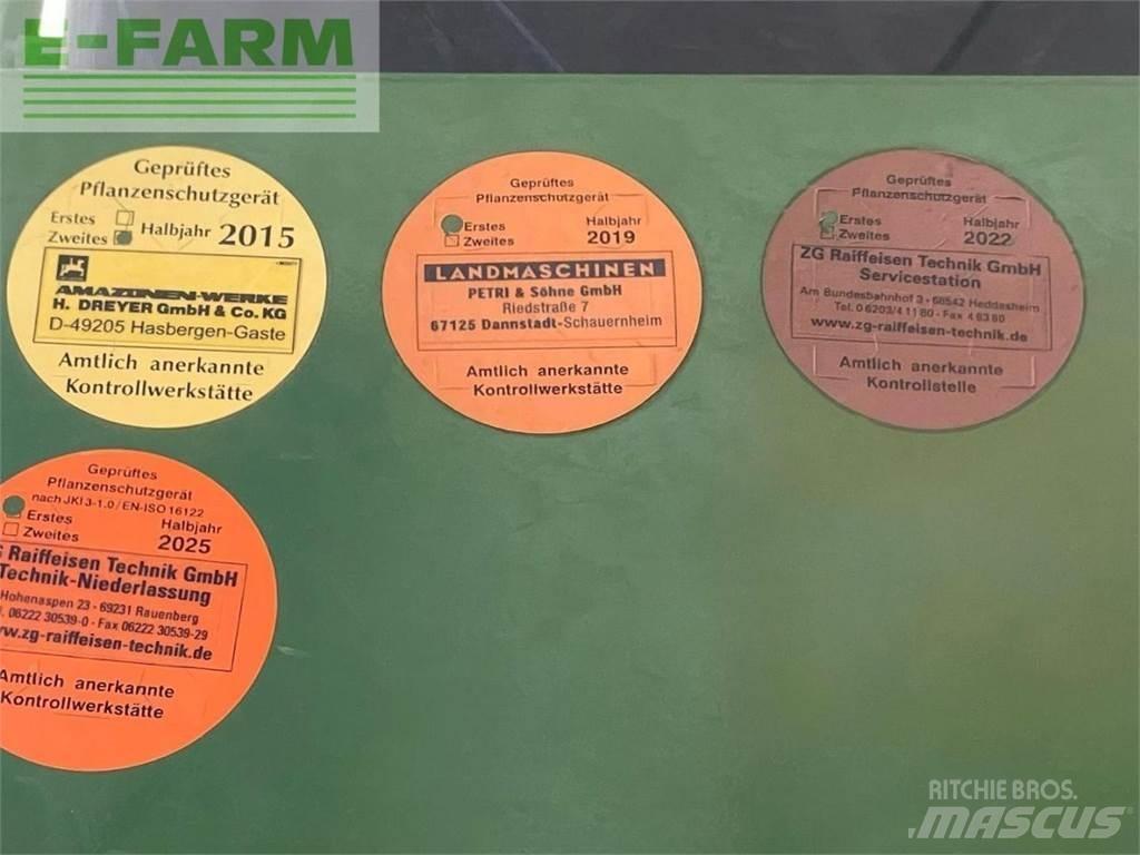 Amazone UX4200 Getrokken spuitmachines