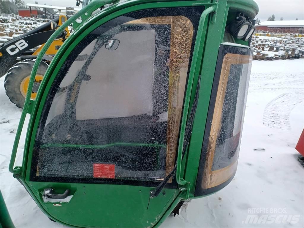 John Deere 1210e Cabine en interieur