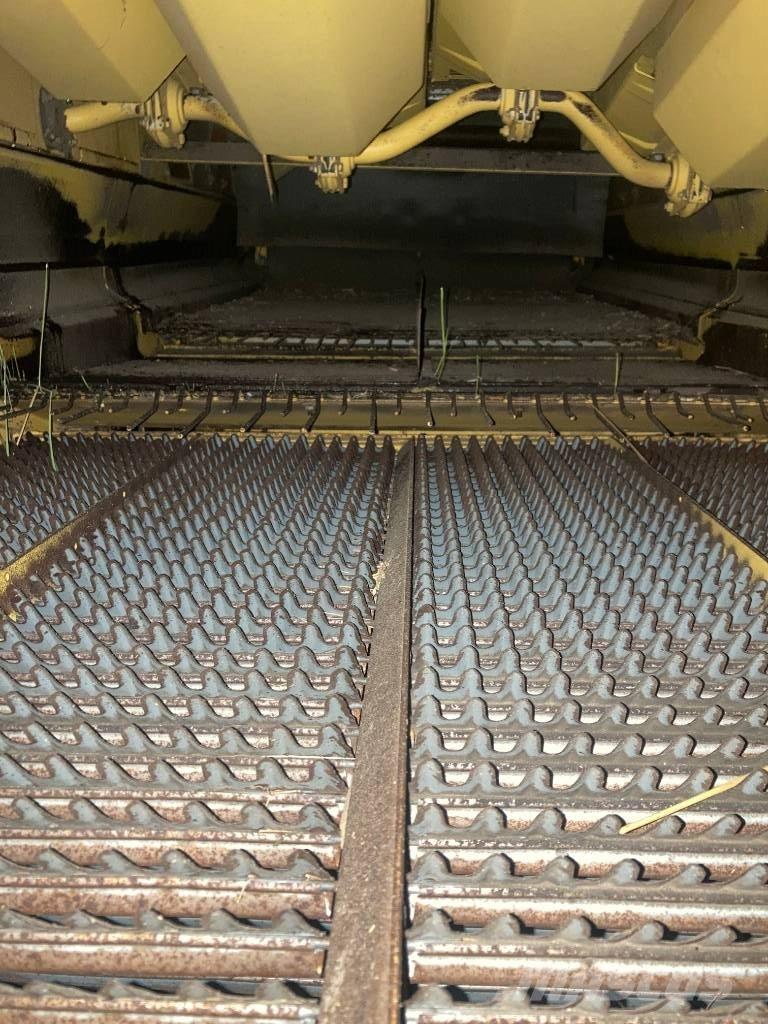 New Holland TX 30 Maaidorsmachines