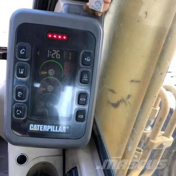 CAT 325 B L Rupsgraafmachines