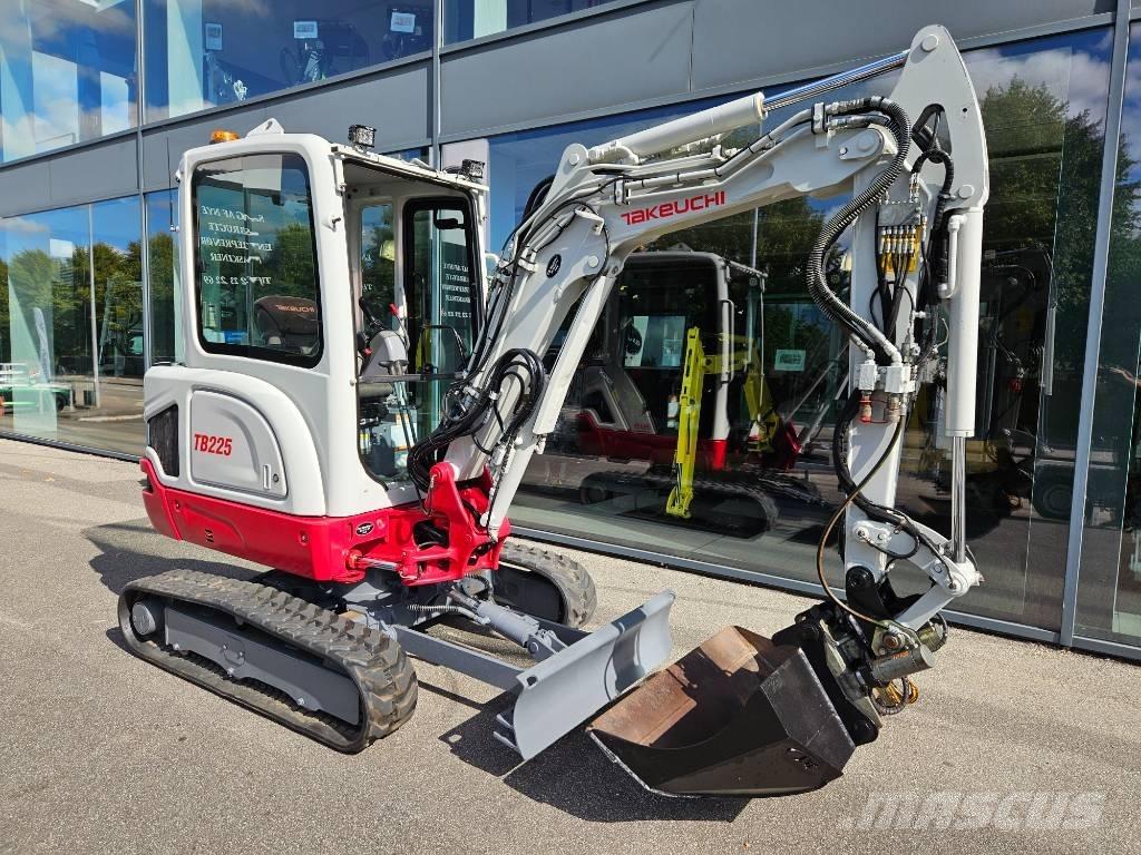 Takeuchi TB 225 Minigraafmachines < 7t