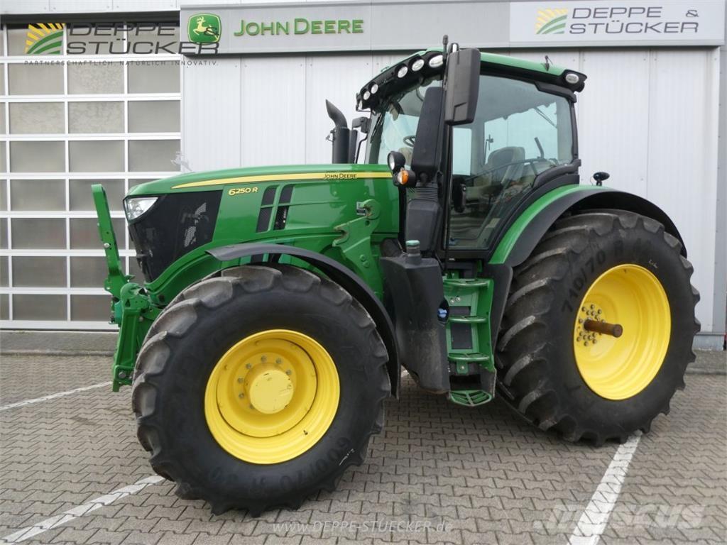 John Deere 6250R Tractoren