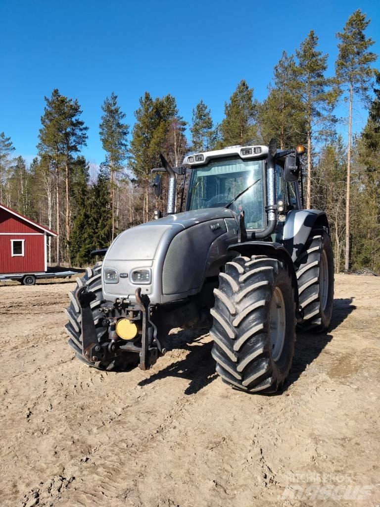 Valtra T130 Hi-Tek Tractoren