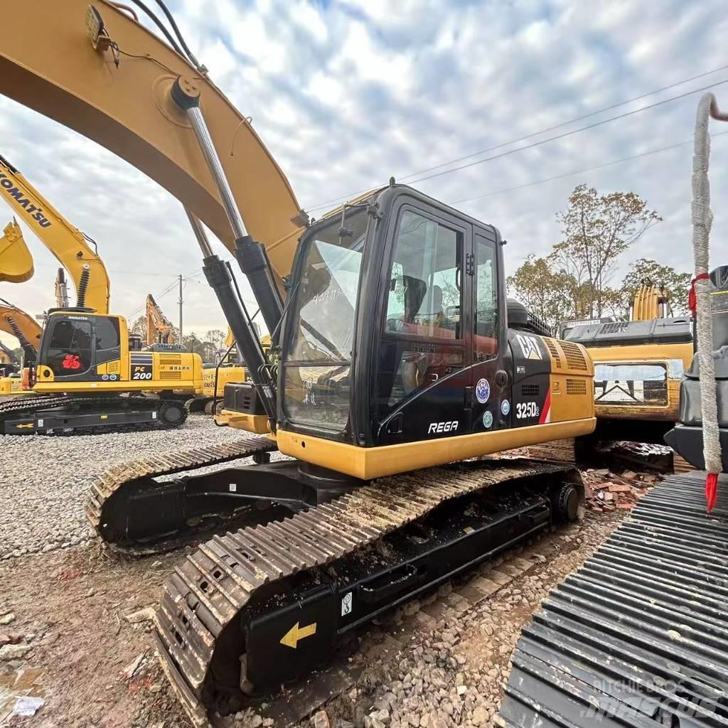 CAT 325 D Rupsgraafmachines