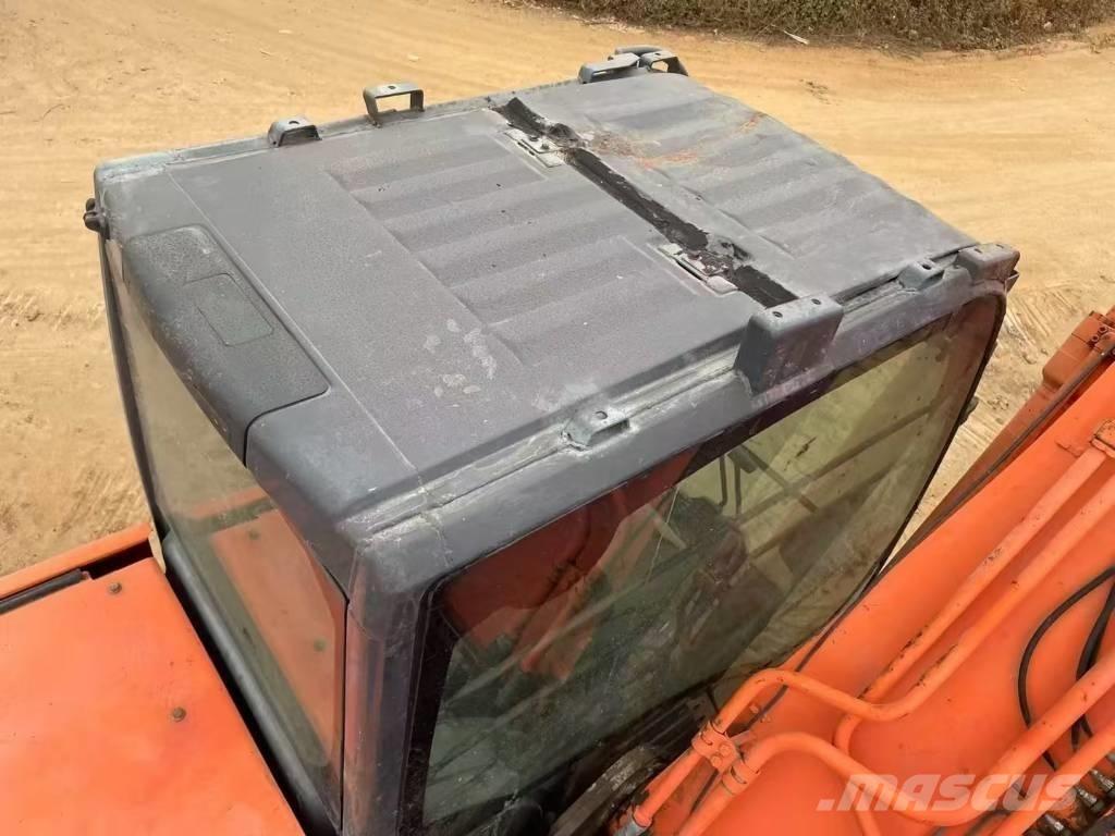 Hitachi ZX 200 Rupsgraafmachines